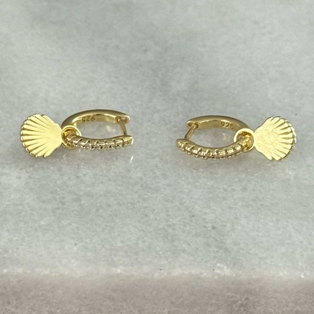 Gold Crystal Pave Sea Shell Dangle Huggie Hoop Earrings 

Brand New - Picture 4 of 5